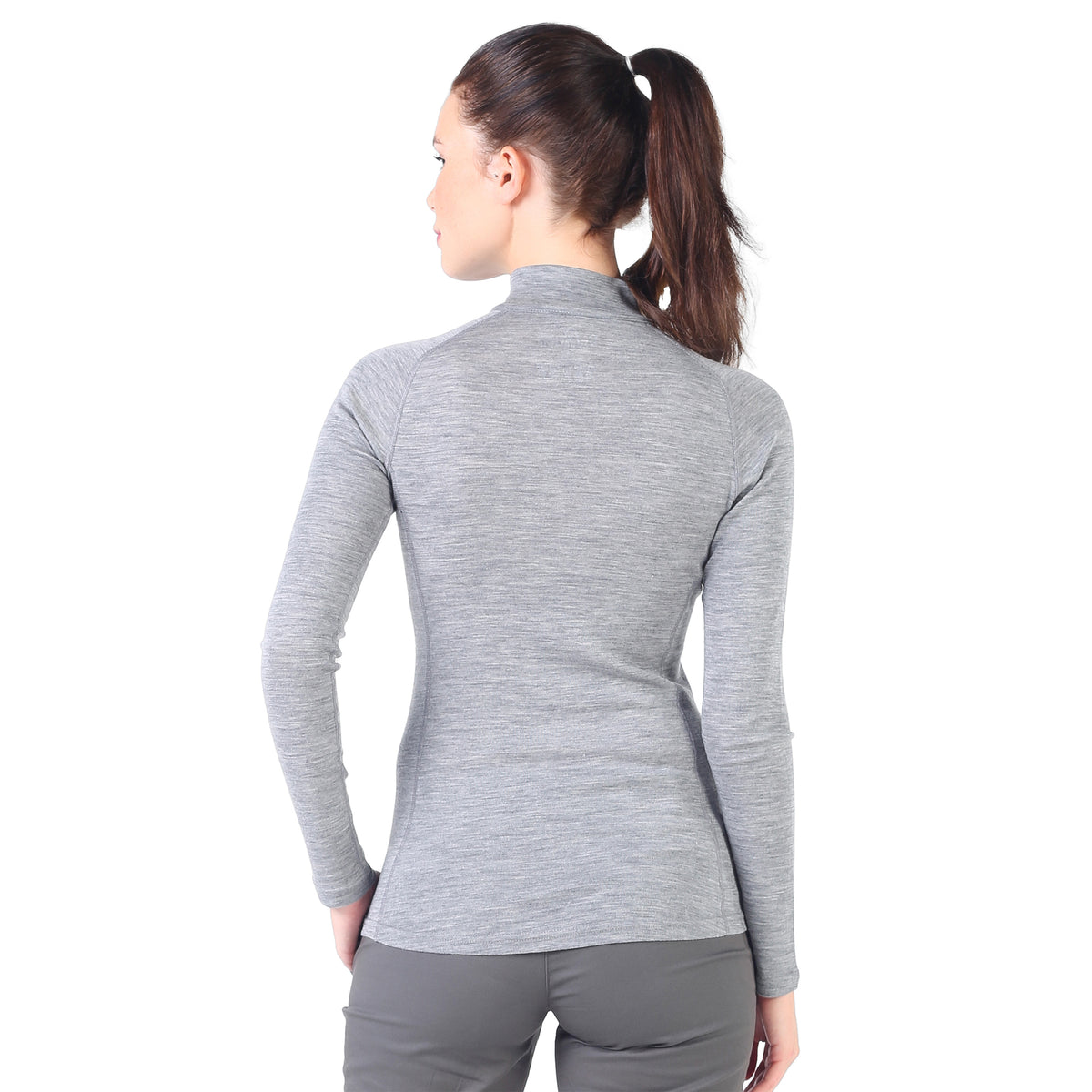 Sicht von hinten auf das graue Langarmshirt