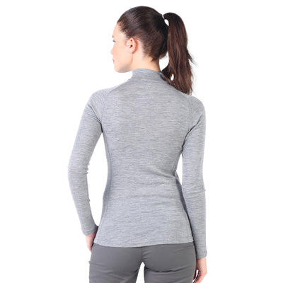 Sicht von hinten auf das graue Langarmshirt