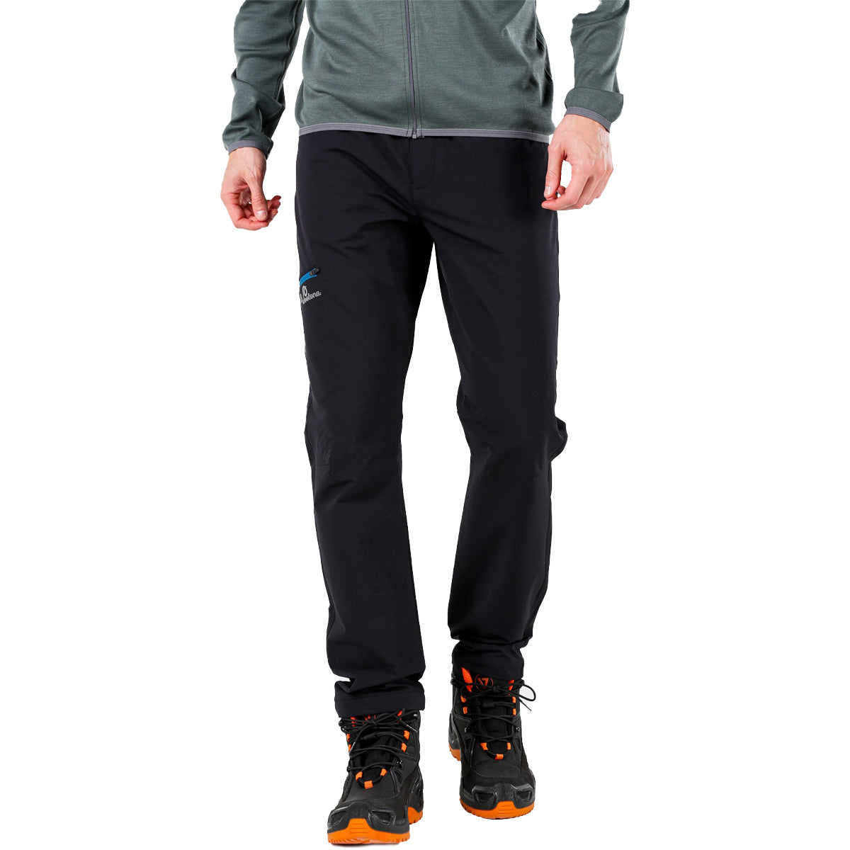 Herr mit schwarzen Merino-Hosen