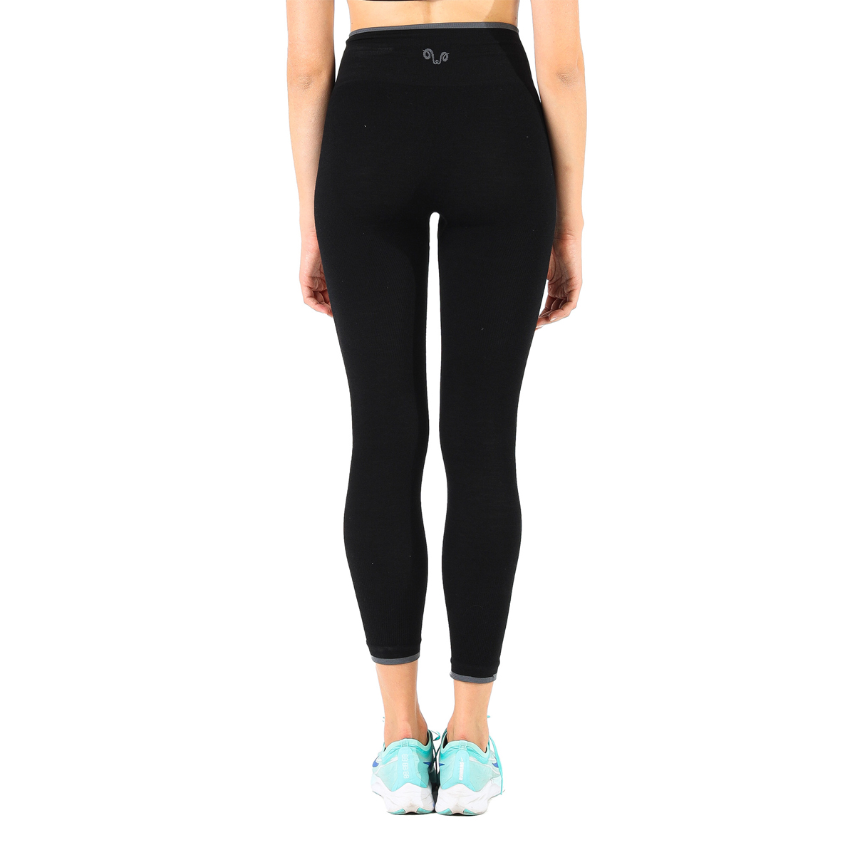 nahtlose tights von hinten in schwarz